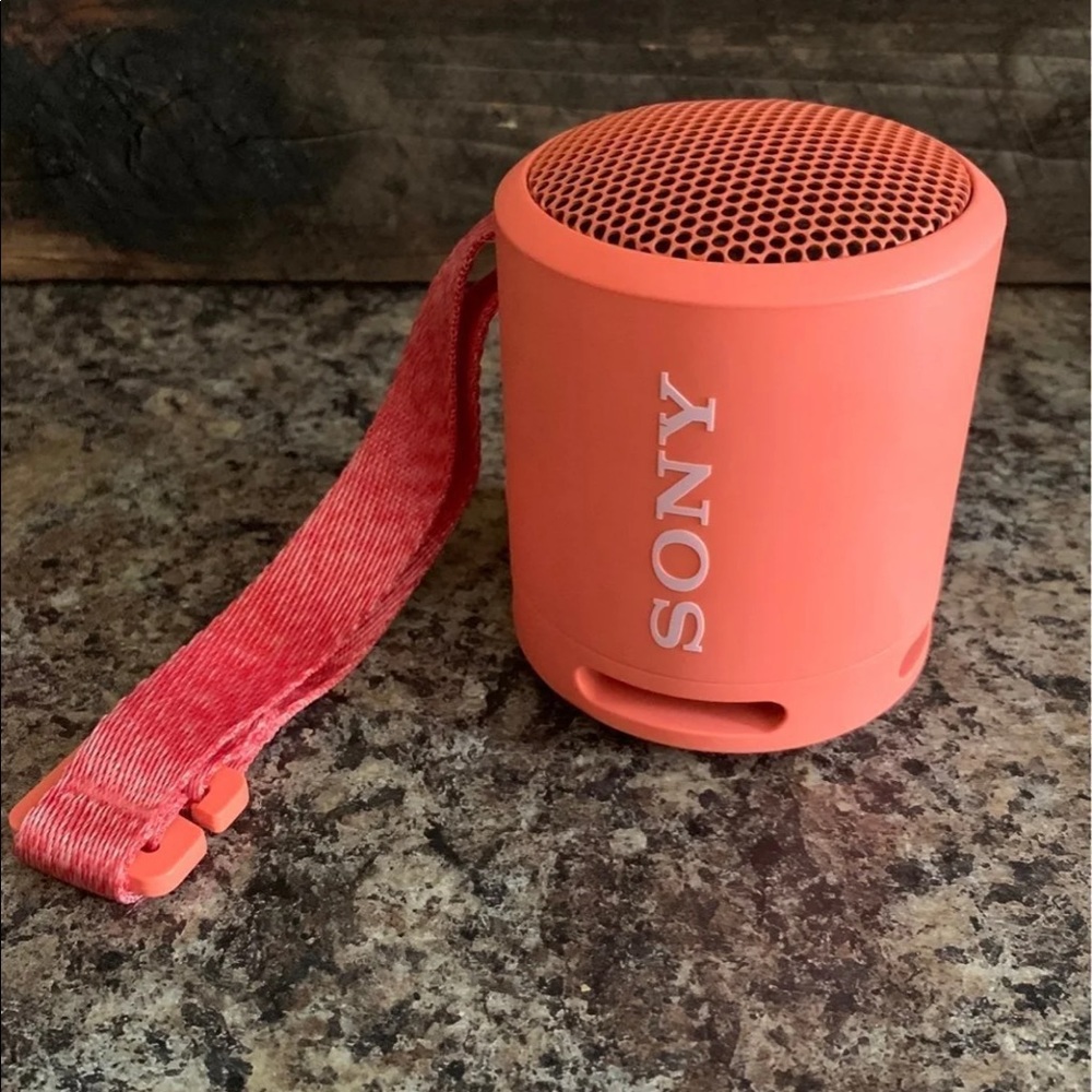 Sony Bluetooth speaker xb-13 CORAL PINK with carry strap, charging cable & box